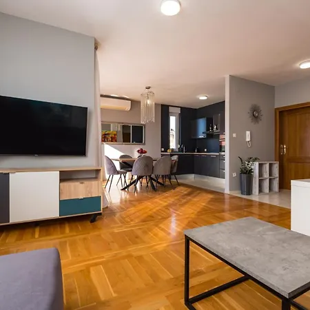Apartment Haja *
